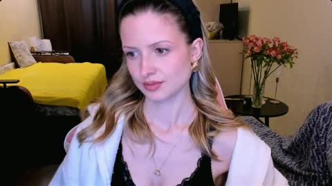 Snapshot of julie_flores chatting on 04-09-26, 01:49 Julie online show from 04-09-26, 01:49