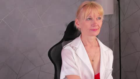Julie Lucasss online show from 05-16-26, 12:07