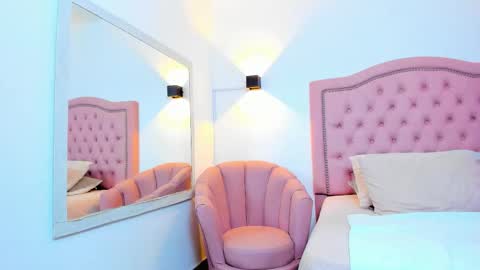 Julieehabubu online show from 09-19-25, 01:51