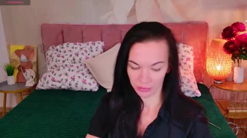 Snapshot of juliehill chatting on 02-05-26, 07:35 juliehill online show from 02-05-26, 07:35