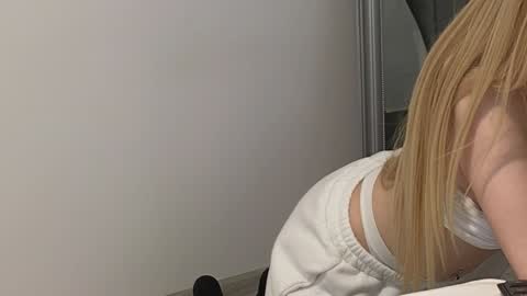 Julia online show from 02-06-25, 12:00