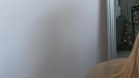 Julia online show from 02-09-25, 01:46