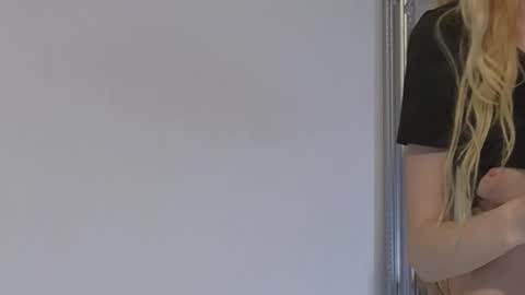 Julia online show from 10-28-25, 01:31