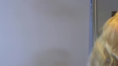 Julia online show from 12-19-25, 08:38