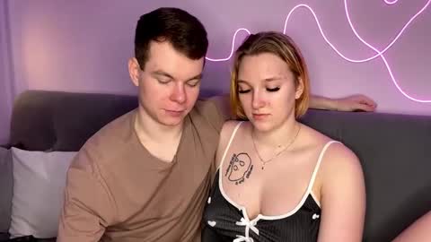 Julie and Thomas online show from 10-04-25, 08:12