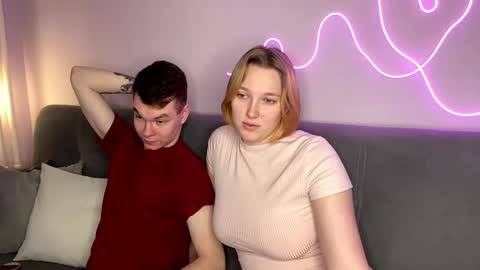 Julie and Thomas online show from 11-08-25, 08:14