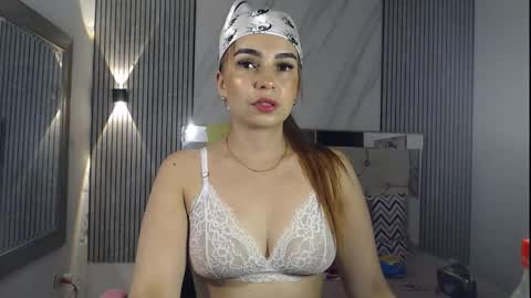 Snapshot of julieta__fox_ chatting on 09-11-25, 02:44 julieta__fox_ online show from 09-11-25, 02:44