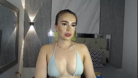 Snapshot of julieta__fox_ chatting on 09-13-25, 02:22 julieta__fox_ online show from 09-13-25, 02:22