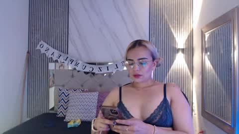 julieta__fox_ online show from 04-28-26, 09:20
