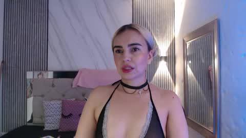 julieta__fox_ online show from 05-04-26, 07:32