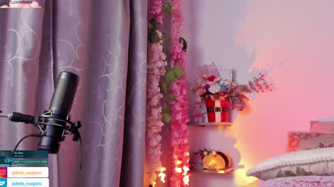 Snapshot of julieta_cooper20 chatting on 01-09-25, 07:31 Juli online show from 01-09-25, 07:31