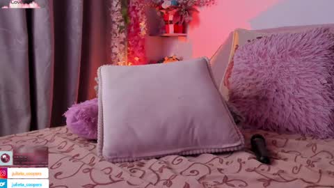 Snapshot of julieta_cooper20 chatting on 02-21-25, 06:51 Juli online show from 02-21-25, 06:51