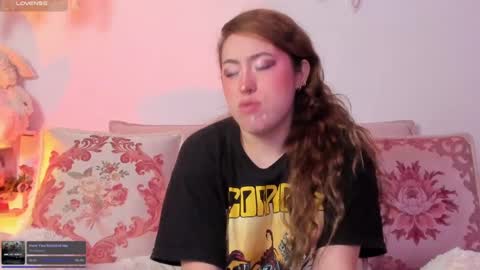 Snapshot of julieta_cooper20 chatting on 09-30-25, 03:55 Juli online show from 09-30-25, 03:55