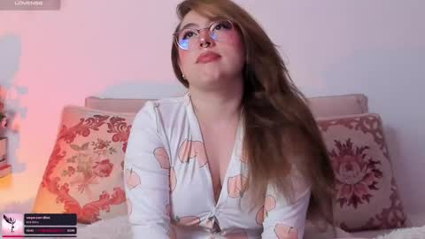 Snapshot of julieta_cooper20 chatting on 11-02-25, 04:15 Juli online show from 11-02-25, 04:15