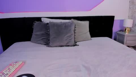 Julieta  online show from 11-22-25, 12:15