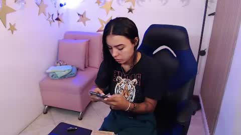 julieta_fn online show from 06-18-26, 01:48