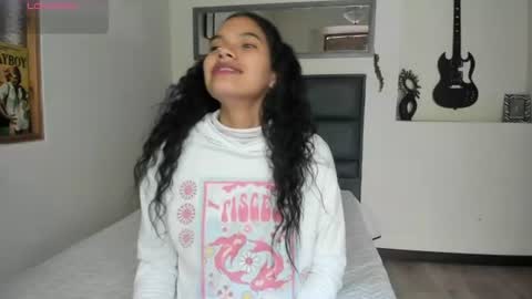 Snapshot of julieta_parker7 chatting on 07-22-26, 09:28 Julieta online show from 07-22-26, 09:28