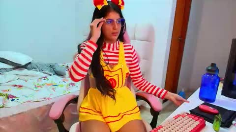 julieta_rose19 online show from 10-31-25, 03:29