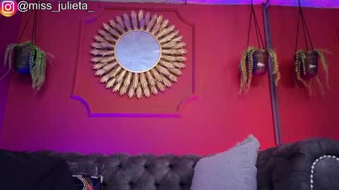  Julieta  online show from 06-04-26, 12:00