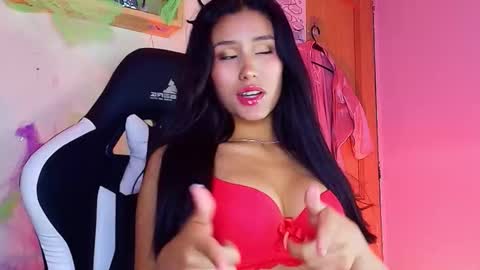 Snapshot of julietaa1_ chatting on 10-15-25, 12:55 juli online show from 10-15-25, 12:55