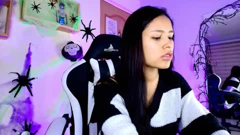 Snapshot of julietaa1_ chatting on 10-26-25, 10:15 juli online show from 10-26-25, 10:15