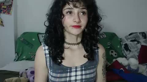 Snapshot of julietajaguar chatting on 12-18-24, 01:34 Julieta Jaguar online show from 12-18-24, 01:34