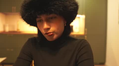 Snapshot of julietawinona chatting on 12-14-25, 05:40 julietawinona online show from 12-14-25, 05:40