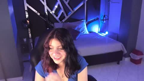 Snapshot of julieth_brown_ chatting on 10-04-25, 08:51 Julieth online show from 10-04-25, 08:51