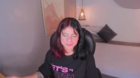 Snapshot of julieth_brown_ chatting on 11-14-25, 09:02 Julieth online show from 11-14-25, 09:02