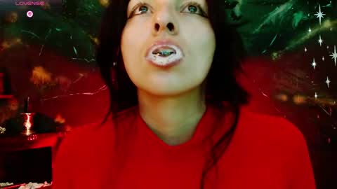 Snapshot of julieth_sex1 chatting on 05-17-26, 06:11 online show from 05-17-26, 06:11