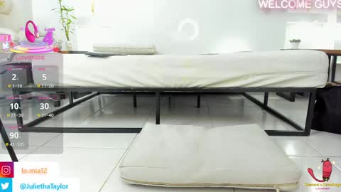 Julietha online show from 09-27-25, 04:17