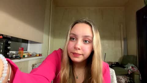 Snapshot of julietmegown chatting on 10-19-25, 08:20 Mia online show from 10-19-25, 08:20