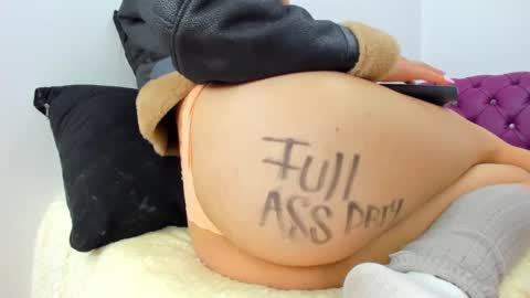 Snapshot of juliett_horny chatting on 03-01-25, 06:11 juliett online show from 03-01-25, 06:11