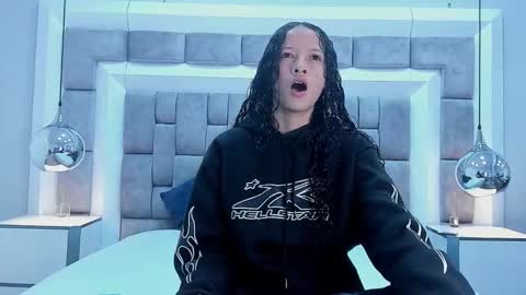 Hi guys It is a pleasure to have you here I am Julieta  online show from 09-13-25, 11:54