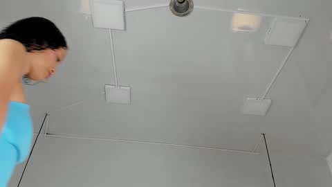 Hi guys It is a pleasure to have you here I am Julieta  online show from 01-18-26, 01:04