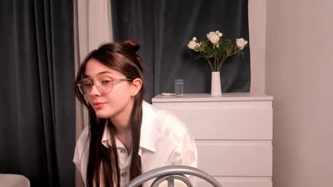 Leila online show from 03-13-26, 10:16