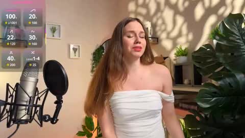 Snapshot of juliette_junson chatting on 03-05-26, 12:23 Julie online show from 03-05-26, 12:23