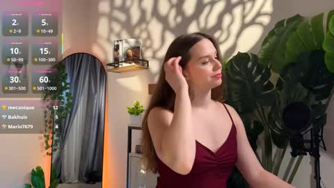 Snapshot of juliette_junson chatting on 03-11-26, 12:44 Julie online show from 03-11-26, 12:44