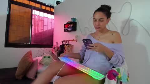 juliette online show from 10-15-25, 02:50