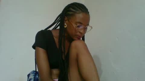 juliexexy online show from 02-05-25, 02:05
