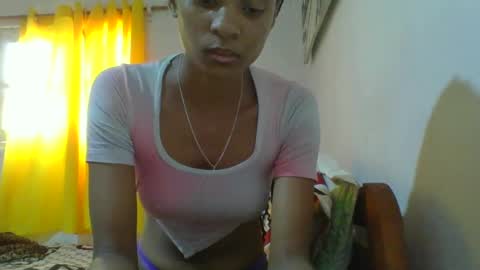 juliexexy online show from 02-17-25, 01:53
