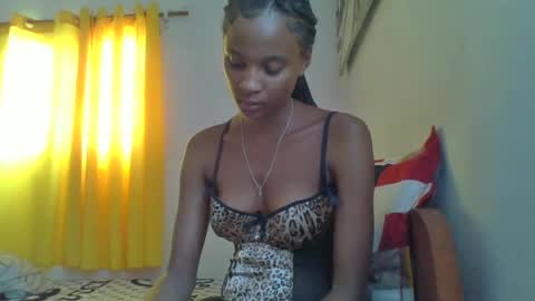 juliexexy online show from 02-18-25, 10:49