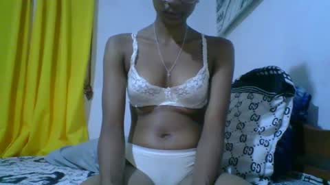 juliexexy online show from 02-25-25, 06:20