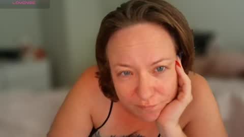 Snapshot of julimonroe chatting on 07-17-26, 12:23 Juli Monroe online show from 07-17-26, 12:23