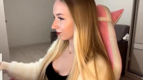 Sofie online show from 11-09-25, 03:32