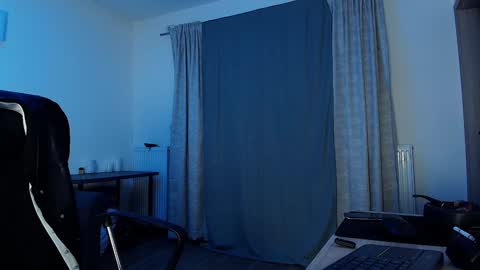 Snapshot of juliusmasters chatting on 12-22-24, 02:39 JULiUS online show from 12-22-24, 02:39