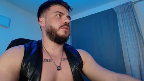 Snapshot of juliusmasters chatting on 12-22-24, 11:41 JULiUS online show from 12-22-24, 11:41