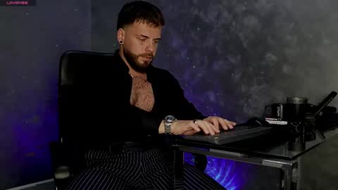 JULiUS   online show from 11-11-25, 08:31