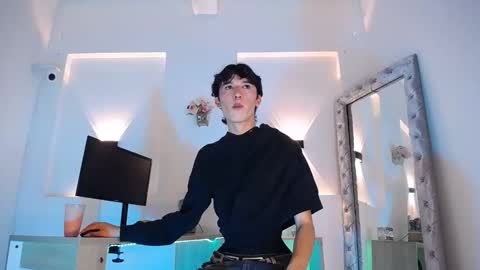 jullian online show from 05-10-26, 08:47