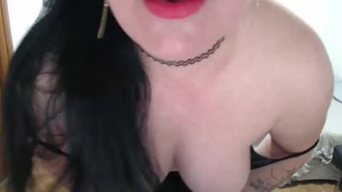 Snapshot of julliemilf chatting on 03-05-25, 09:16 Julie online show from 03-05-25, 09:16